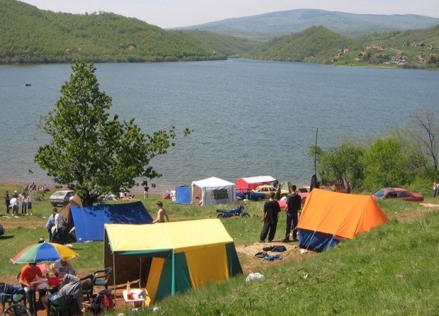 Бованско језеро може и у чашу