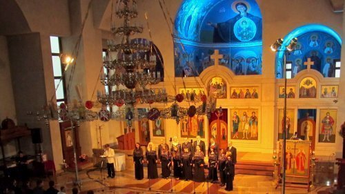 Hor "Sveti Nikola" nastupio u Hramu svetog cara Konstantina i carice Jelene