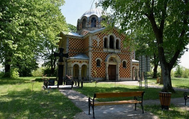 Уређен простор око "Руске цркве" у Горњем Адровцу
