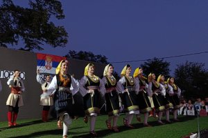 Фолклорно вече у Краљеву окупило велики број гостију