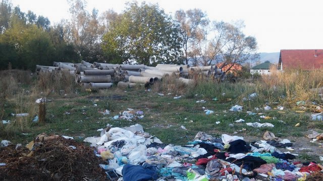 У Житковцу се атмосферско-фекална канализација излива без пречистача слободно у житковачку бару