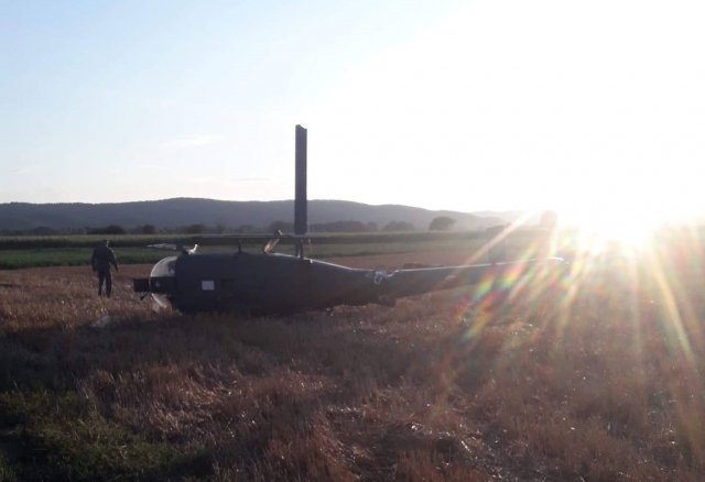 Pao helihopter u Vukašinovcu, dva pilota povređena