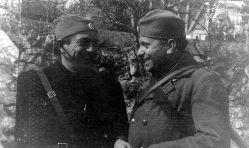 Мајори Брана Петровић и Властимир Весић. Снимак је начињен у марту 1944. године.