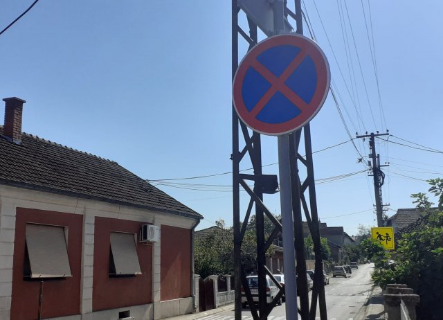 Косовска преко ноћи добила нове знакове, а становници казне