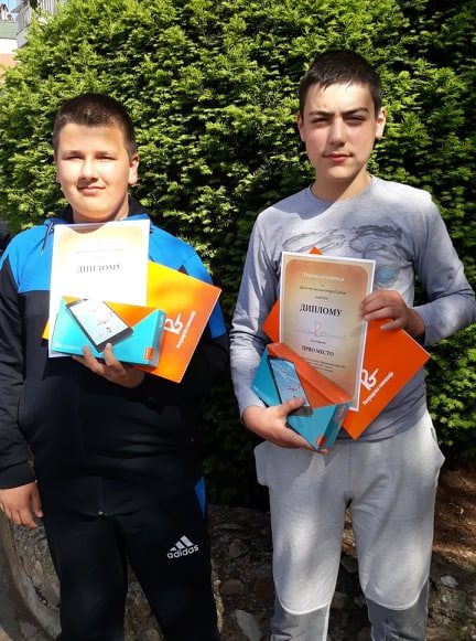 Nemanja i Stefan osvojili prvo mesto na takmičenju "Programer junior 2019"